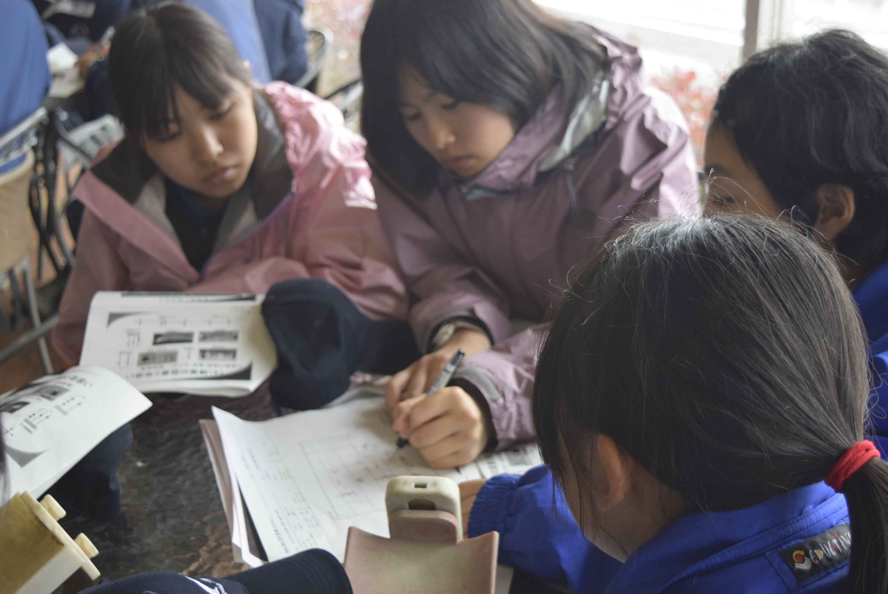 授業で学ぶ学生の日常